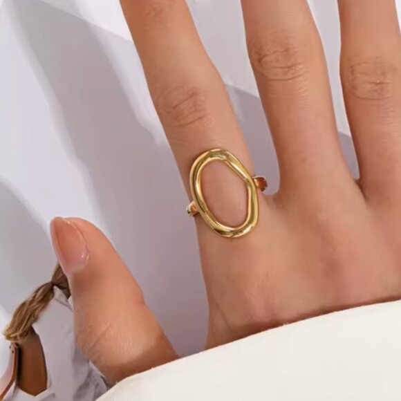 14K Gold Filled Circle Ring - Picture 3 of 3